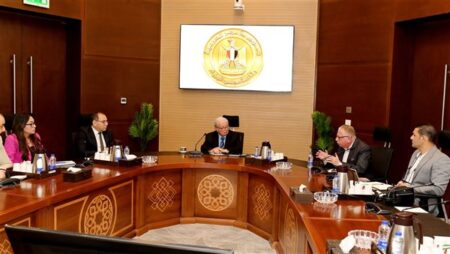 نائب رئيس الوزراء للشؤون الاقتصادية يتابع مستجدات تنفيذ المشروع القومي لتطوير صناعة الغزل والنسيج نائب رئيس الوزراء للشؤون الاقتصادية يتابع مستجدات تنفيذ المشروع القومي لتطوير صناعة الغزل والنسيج