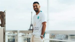 رياض محرز غاضب من أنباء رحيله عن الأهلي السعودي
