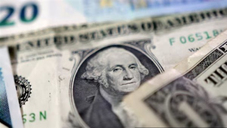 الدولار يهبط إلى 50.37 جنيه في البنوك مع استمرار مكاسب الجنيه