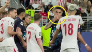 واقعة تاريخية، ألميرون أول لاعب يطبق عليه قانون "تغطية الفم" في كأس العالم (فيديو وصور)
