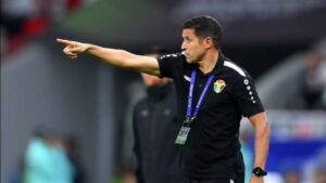 الأهلي يمنح عموتة حق اختيار الجهاز المعاون ما عدا المصري