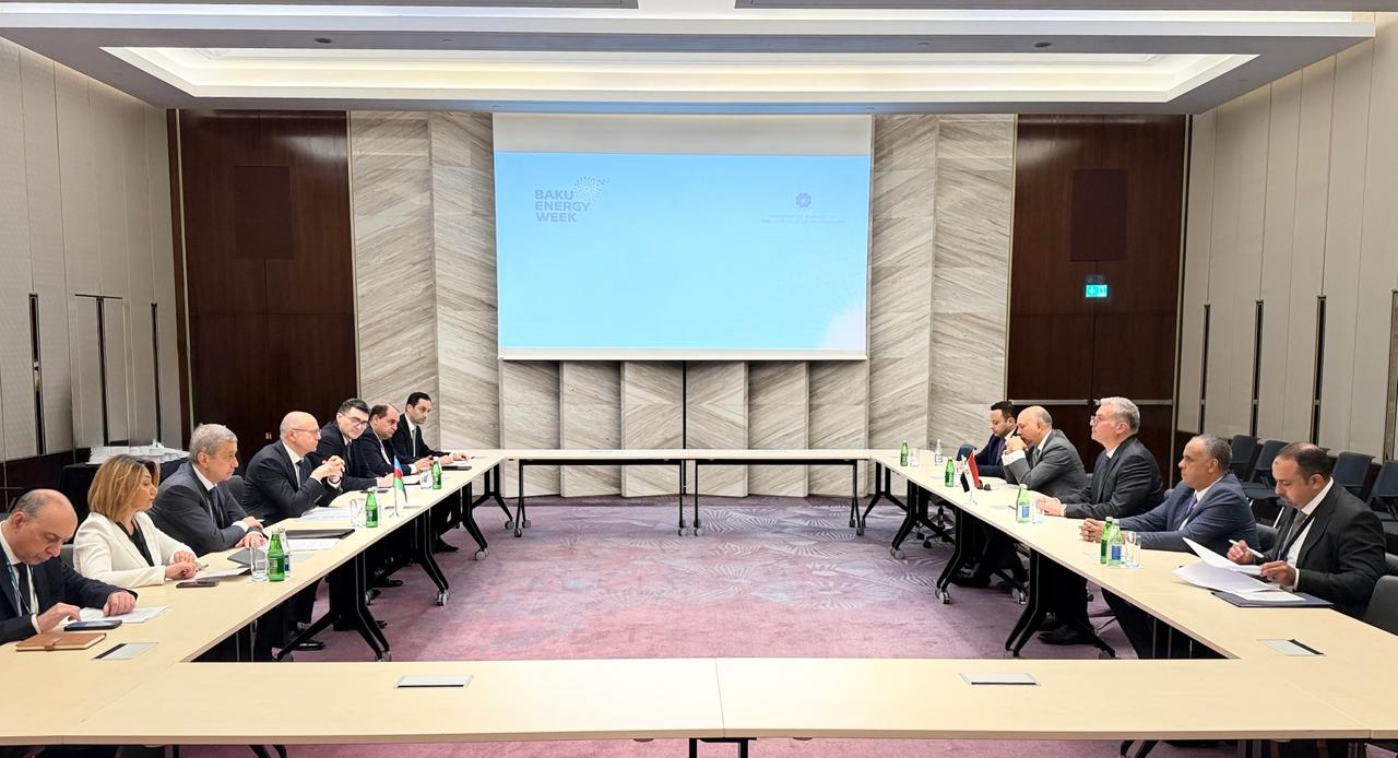 وزير البترول يبحث مع نظيره الأذربيجاني تعزيز التعاون في قطاع الطاقة خلال أسبوع باكو للطاقة