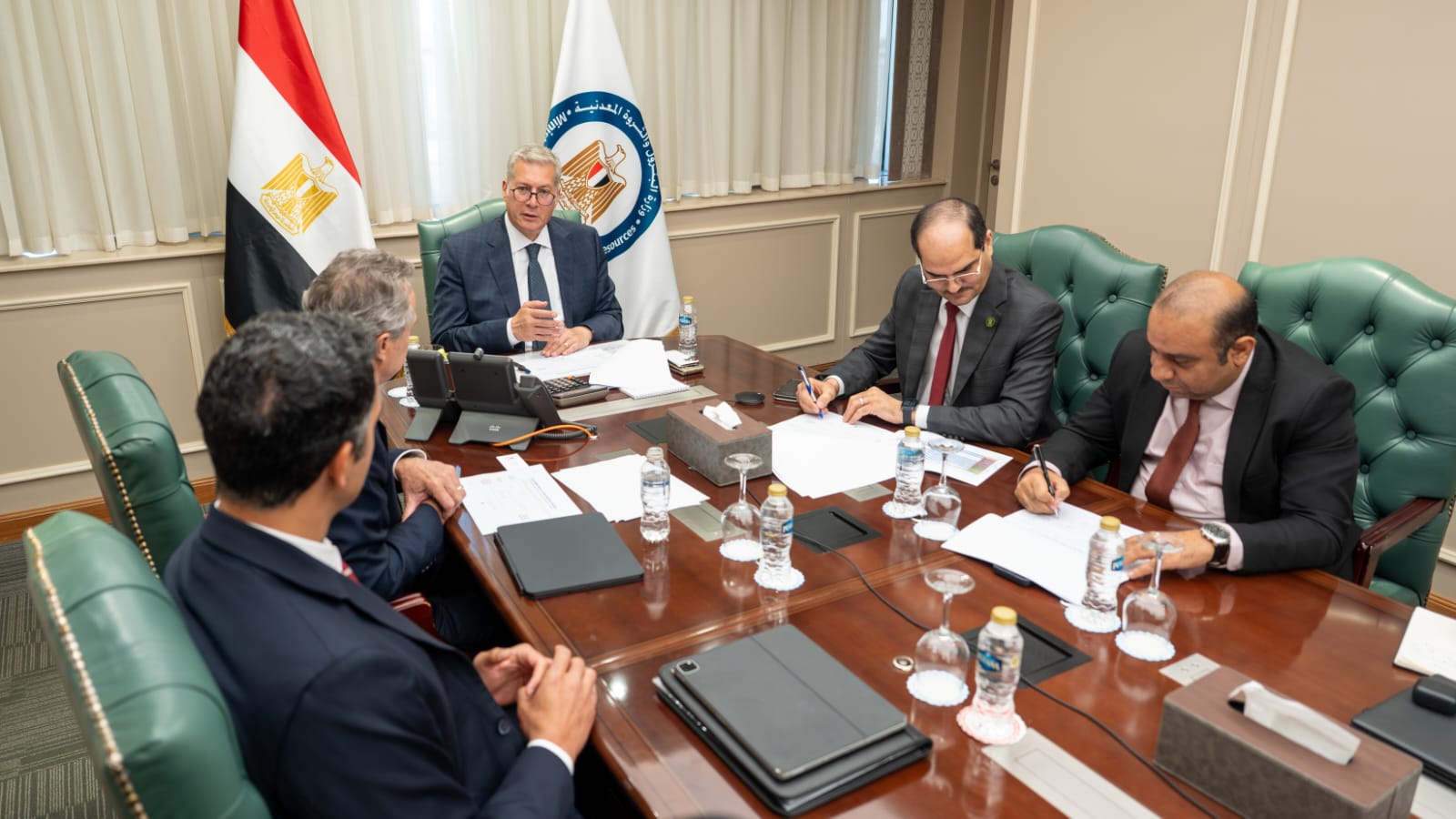 وزير البترول يتابع تسريع استكمال اتفاقيات ربط حقل أفروديت القبرصي مع مصر 1 وزير البترول يتابع تسريع استكمال اتفاقيات ربط حقل أفروديت القبرصي مع مصر