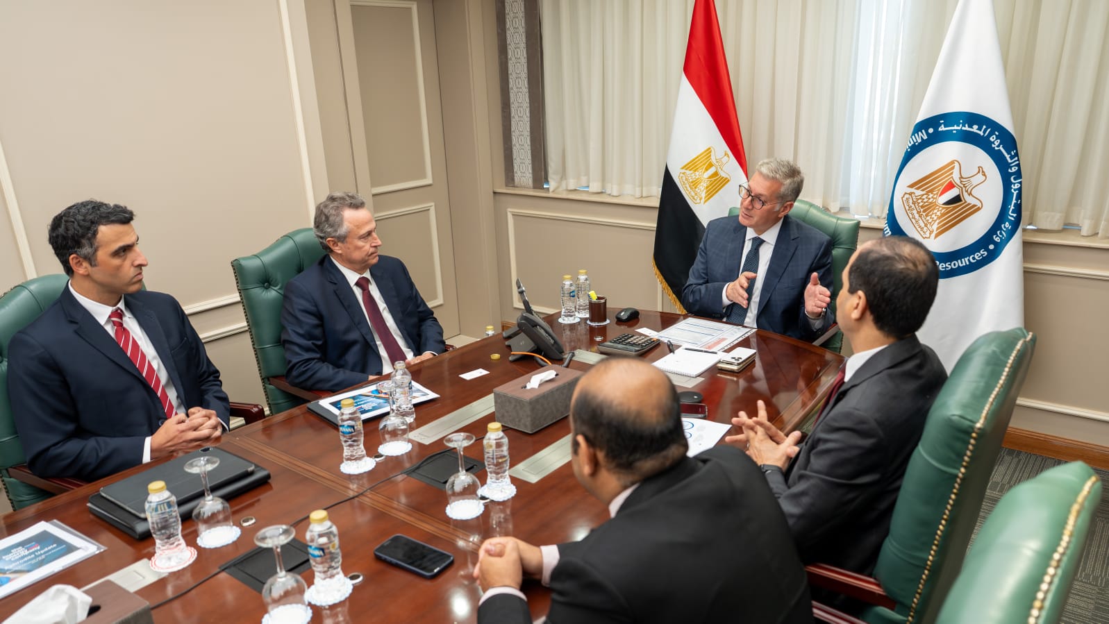 وزير البترول يتابع تسريع استكمال اتفاقيات ربط حقل أفروديت القبرصي مع مصر 3 وزير البترول يتابع تسريع استكمال اتفاقيات ربط حقل أفروديت القبرصي مع مصر