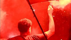 لاعبو المصري يحتفلون بكأس عاصمة مصر وسط الجماهير ببورسعيد.. صور
