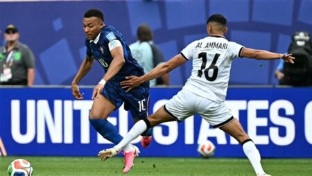 كأس العالم 2026.. تعليق مباراة فرنسا والعراق بسبب خطر حدوث عاصفة رعدية