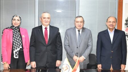 «المستشفيات التعليمية» توقع بروتوكول تعاون مع «مؤسسة شرف» لتدريب الأطباء وتعزيز الشراكات الدولية