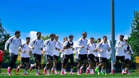 منتخب مصر يخوض تدريبه الرئيسي على ملعب Husky ballpark استعدادا لبلجيكا منتخب مصر يخوض تدريبه الرئيسي على ملعب Husky ballpark استعدادا لبلجيكا