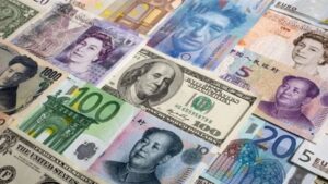 أسعار العملات الأجنبية والعربية مقابل الجنيه في البنك الأهلي