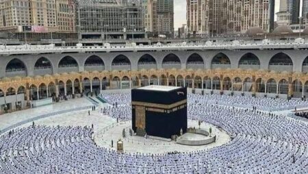 غرفة السياحة تبدأ تنفيذ ضوابط عمرة 1448هـ.. وتأمين مؤقت بـ5 ملايين جنيه