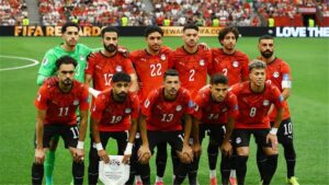 شبكة إنجليزية ترشح لاعبًا مصريًا لتعويض رحيل محمد صلاح عن ليفربول