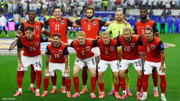 رئيس النمسا يطالب الآباء بالسماح لأبنائهم بالسهر لمتابعة مواجهة إسبانيا في كأس العالم