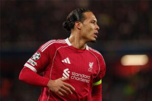 ليفربول يحسم قراره بشأن رحيل فان دايك هذا الصيف