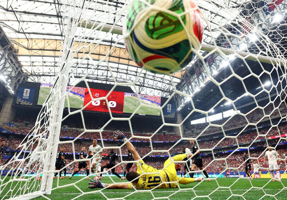 50 مليون يورو قيمة العقد، صدمة في بايرن ميونخ بعد إصابة نجم المغرب أمام كندا