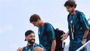 وصول بعثة منتخب مصر إلى أتلانتا استعدادا لمواجهة الأرجنتين (صور)