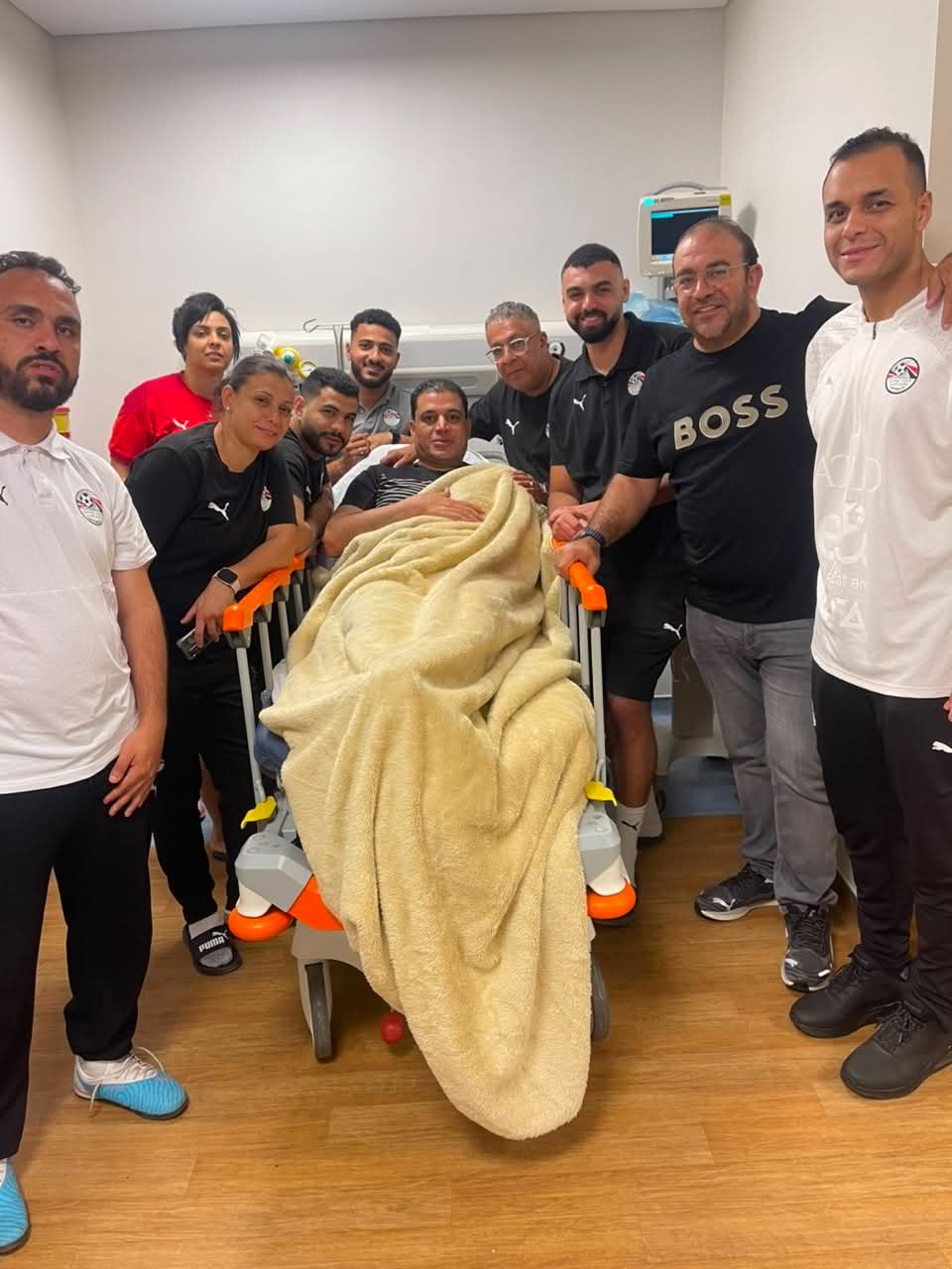 زغلول صيام يكتب: حكاية طبيب منتخب الشباب المصري الذي أنقذ لاعبا ومدربا من الموت