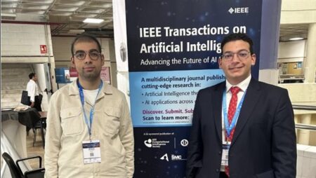 طلاب الجامعة الأمريكية بالقاهرة يطورون نموذجًا مبتكرًا للذكاء الاصطناعي