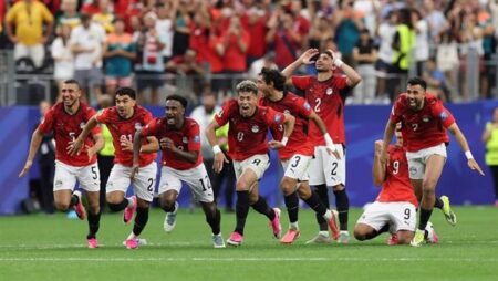 أبرزهم مرموش وتريزيجيه، بدلاء منتخب مصر أمام الأرجنتين في كأس العالم