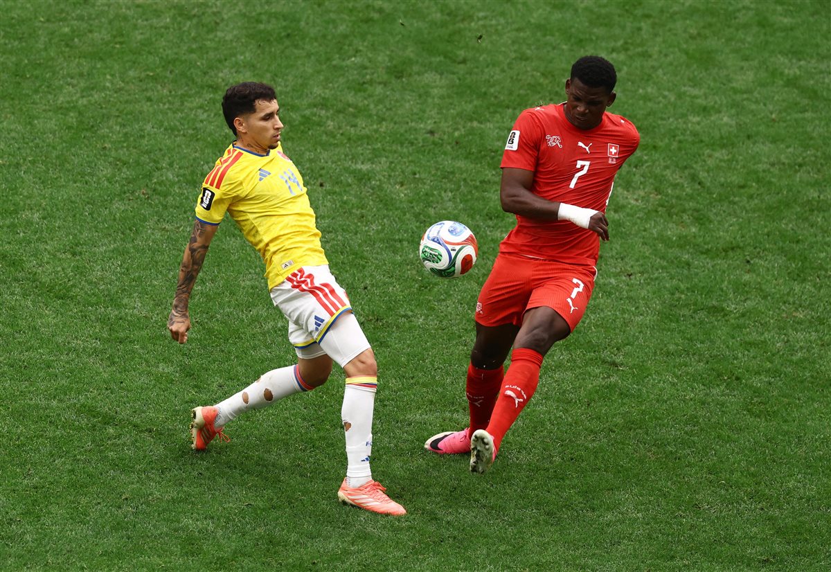 سويسرا تتخطى كولومبيا بركلات الترجيح 4 - 3 وتواجه الأرجنتين في ربع نهائي المونديال 7 سويسرا تتخطى كولومبيا بركلات الترجيح 4 - 3 وتواجه الأرجنتين في ربع نهائي المونديال