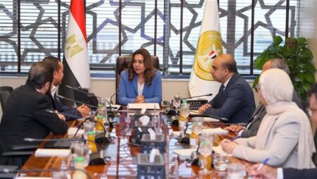منال عوض: إنشاء شبكة قومية لجمع الأدوية منتهية الصلاحية