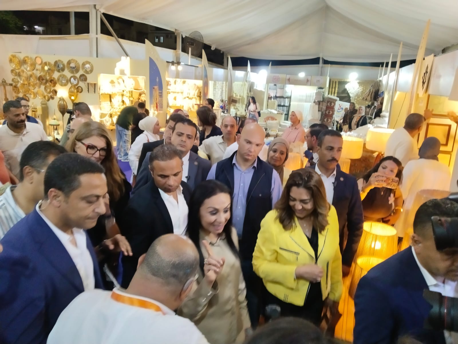 وزيرة التضامن تفتتح معرض "ديارنا" للحرف اليدوية بالساحل الشمالي بمشاركة 450 عارضًا 1 وزيرة التضامن تفتتح معرض "ديارنا" للحرف اليدوية بالساحل الشمالي بمشاركة 450 عارضًا