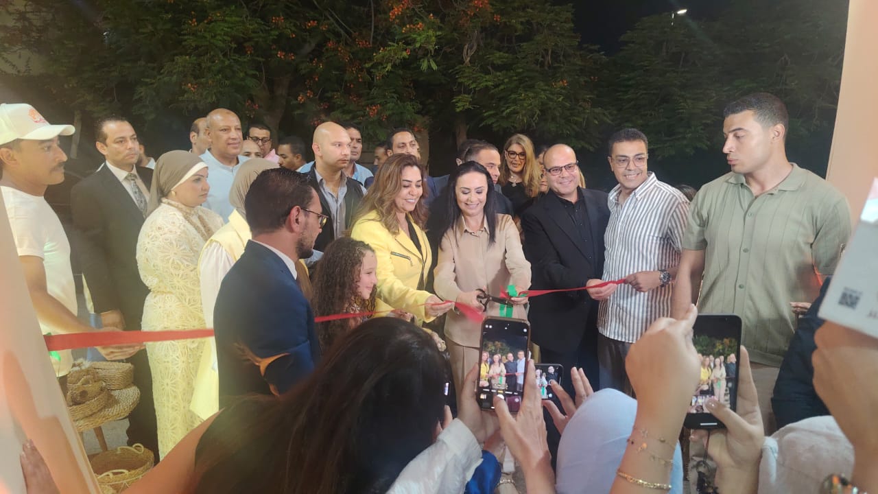 وزيرة التضامن تفتتح معرض "ديارنا" للحرف اليدوية بالساحل الشمالي بمشاركة 450 عارضًا 3 وزيرة التضامن تفتتح معرض "ديارنا" للحرف اليدوية بالساحل الشمالي بمشاركة 450 عارضًا