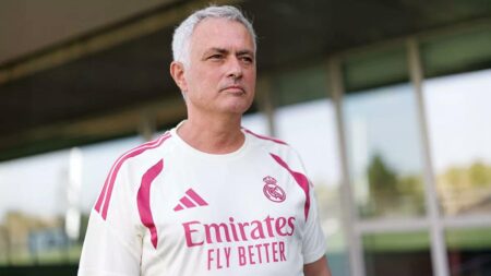 مورينيو: أتشرف بالعمل في ريال مدريد.. وأنا هنا لمساعدة الجميع مورينيو: أتشرف بالعمل في ريال مدريد.. وأنا هنا لمساعدة الجميع