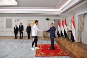 موندو ديبورتيفو تسلط الضوء على استقبال السيسي لحمزة عبد الكريم