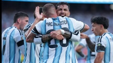 كأس العالم 2026.. الأرجنتين تتقدم على سويسرا بهدف ماك أليستر في الشوط الأول