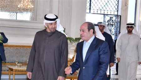 بالأرقام، السيسي يقود تحويل العلاقات المصرية العربية إلى شراكات اقتصادية واستثمارية وإطلاق مشروعات كبرى