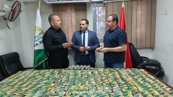 ضبط 812 بطاقة تموينية داخل مخبز بلدي بمنشأة القناطر.. ومحافظ الجيزة: لا تهاون مع المتلاعبين بالدعم ضبط 812 بطاقة تموينية داخل مخبز بلدي بمنشأة القناطر.. ومحافظ الجيزة: لا تهاون مع المتلاعبين بالدعم