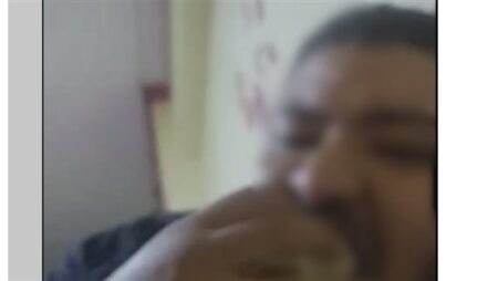 الداخلية تكشف تفاصيل فيديو شخص ادعى إنهاء حياته بتناول مادة سامة بالقاهرة الداخلية تكشف تفاصيل فيديو شخص ادعى إنهاء حياته بتناول مادة سامة بالقاهرة
