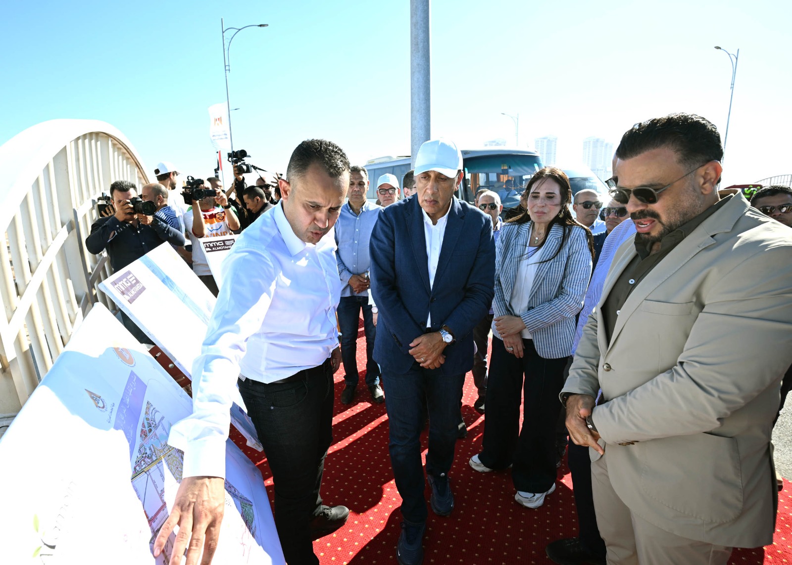 رئيس الوزراء يتفقد مركز المؤتمرات والمعارض الدولي بالمدينة التراثية والحديقة المتحفية بالعلمين الجديدة.. صور