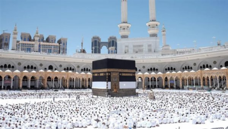 بعد إطلاقه لأول مرة بموسم العمرة، تعرف على أهداف تطبيق رفيق الإلكتروني للمعتمرين