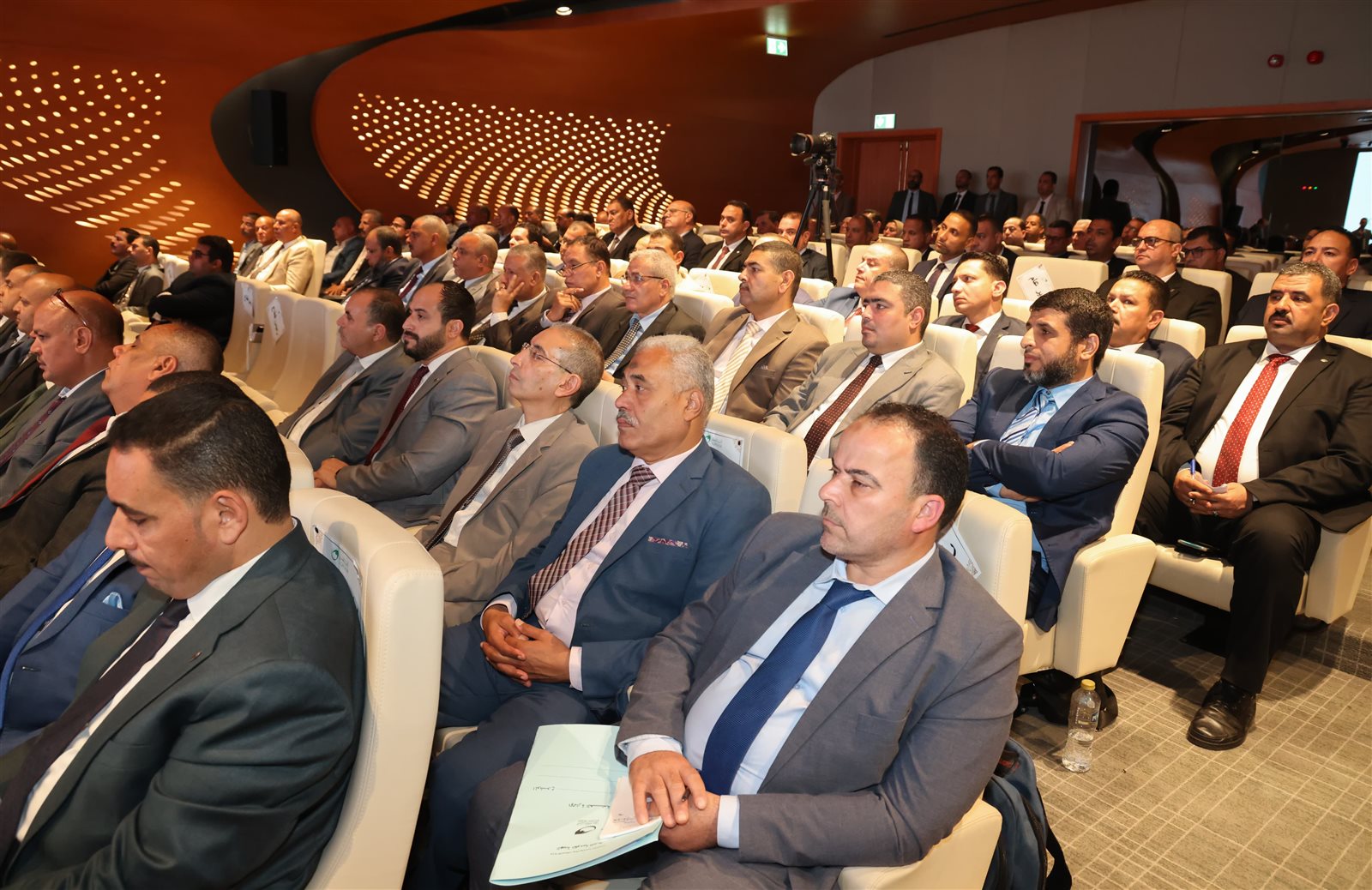 البريد يطلق منظومة جديدة لتقييم الأداء لتعزيز الإنتاج والعدالة