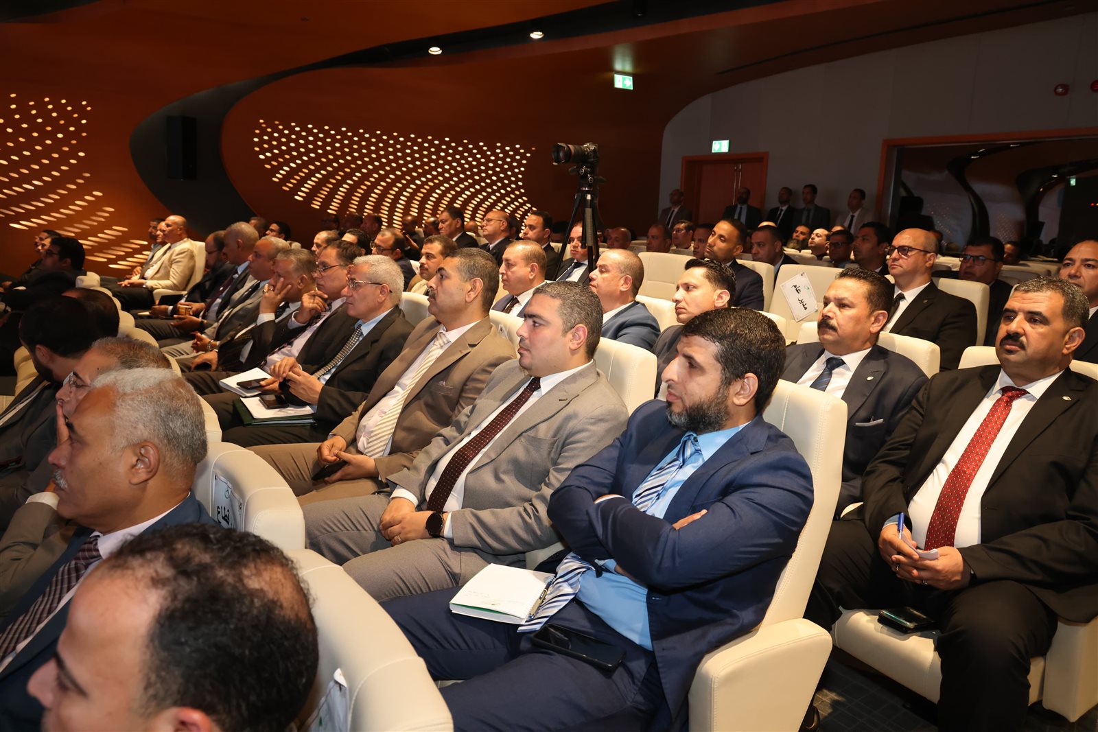 البريد يطلق منظومة جديدة لتقييم الأداء لتعزيز الإنتاج والعدالة