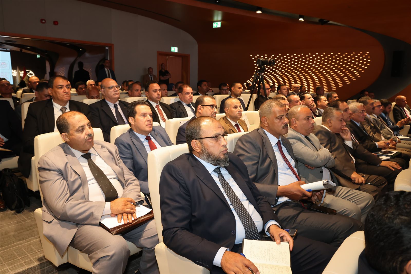 البريد يطلق منظومة جديدة لتقييم الأداء لتعزيز الإنتاج والعدالة