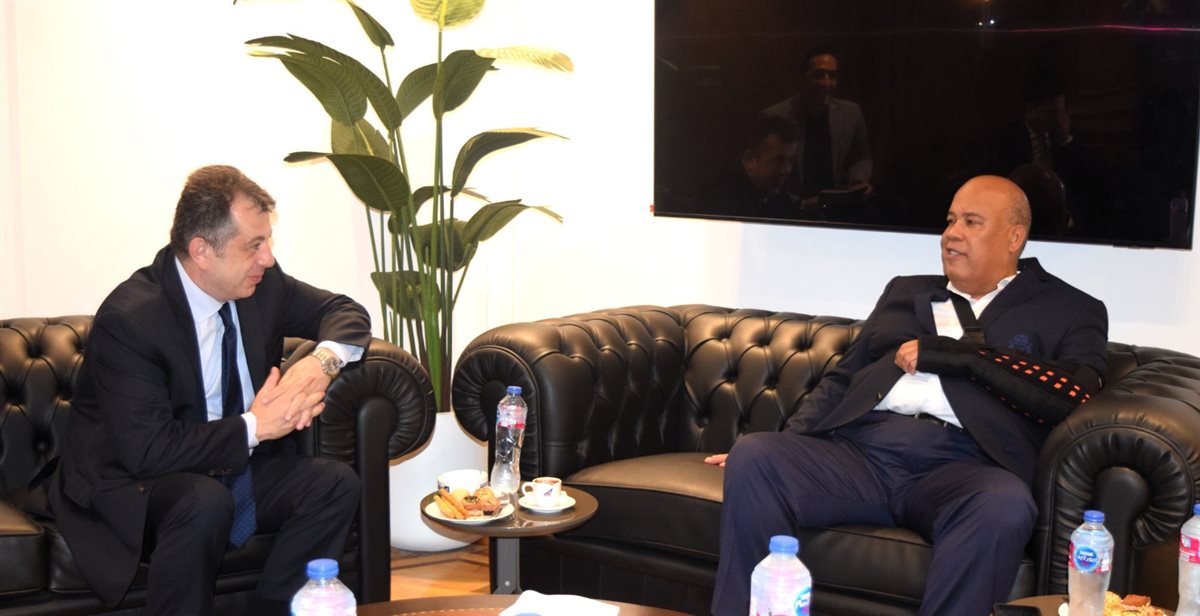 رئيس غرفة القاهرة يبحث مع سفير أرمينيا زيادة التبادل الاستثماري والتجاري بين البلدين 2 أيمن العشري خلال استقبال سفير أرمينيا، مصر24