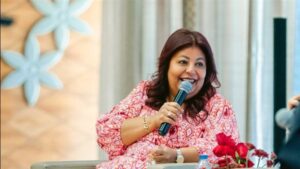 «إي آند مصر» تطلق برنامج «She Blooms» لدعم القيادات النسائية
