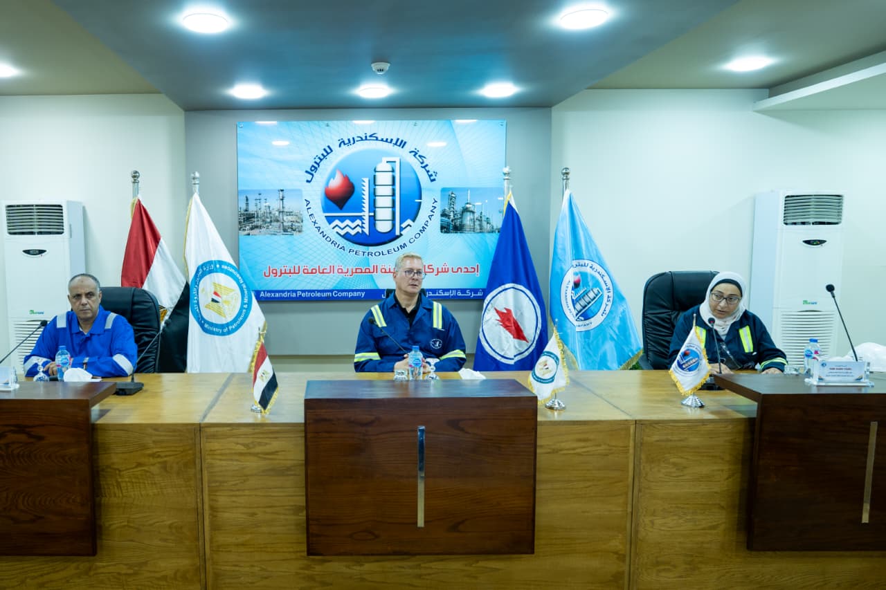 وزير البترول: إنتاج مصر من الخام يسجل أعلى مستوى منذ عامين وصادرات التكرير تقفز إلى 2.3 مليار دولار 2 وزير البترول: إنتاج مصر من الخام يسجل أعلى مستوى منذ عامين وصادرات التكرير تقفز إلى 2.3 مليار دولار