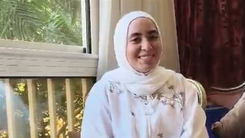نسيبة محمد الثامنة مكرر بالثانوية الأزهرية: بدأت المذاكرة من سبتمبر وحلمي كلية اللغات والترجمة (فيديو) 1 نسيبة محمد الثامنة مكرر بالثانوية الأزهرية: بدأت المذاكرة من سبتمبر وحلمي كلية اللغات والترجمة (فيديو)