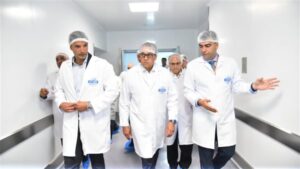 باستثمارات 100 مليون دولار.. وزير الصحة يفتتح مصنع «إيبيكو 3» لتوطين صناعة المستحضرات الحيوية