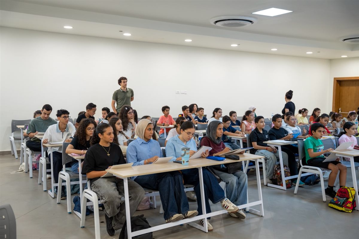 جامعة مصر للمعلوماتية تنظم معسكرا صيفيا في الرسم والتصميم الرقمي للأطفال
