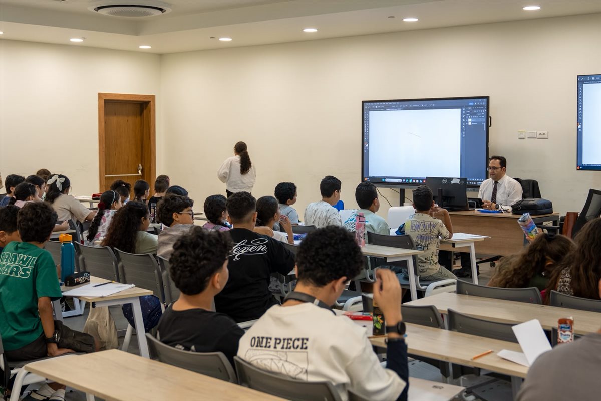 جامعة مصر للمعلوماتية تنظم معسكرا صيفيا في الرسم والتصميم الرقمي للأطفال