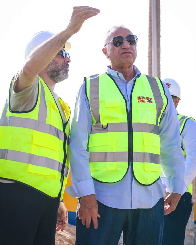 الخطيب يتابع المرحلة الأولى من أعمال الخرسانة باستاد الأهلي (صور)
