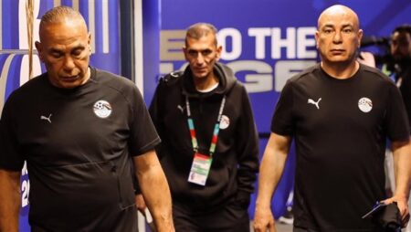 كأس العالم 2026.. العميد يعطي تعليمات لهجوم الفراعنة قبل مباراة استراليا كأس العالم 2026.. العميد يعطي تعليمات لهجوم الفراعنة قبل مباراة استراليا