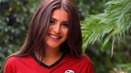 صورة- منة فضالي تهاجم حكم مباراة مصر والأرجنتين
