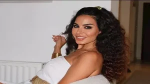 نسرين أمين تخطف الأنظار بإطلالة ملفتة.. سر اللوك