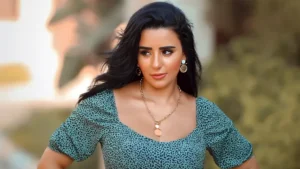 الفنانة إيمان سلامة تعلن وفاة والدها وتطلب الدعاء له