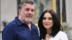 سلاف فواخرجي لزوجها وائل رمضان بعد أزمته الصحية: ضحكتك بتسوى الدنيا